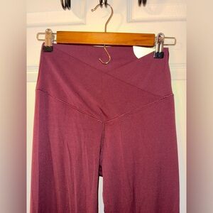 Aerie high rise flared leggings, NWT! Size Large.